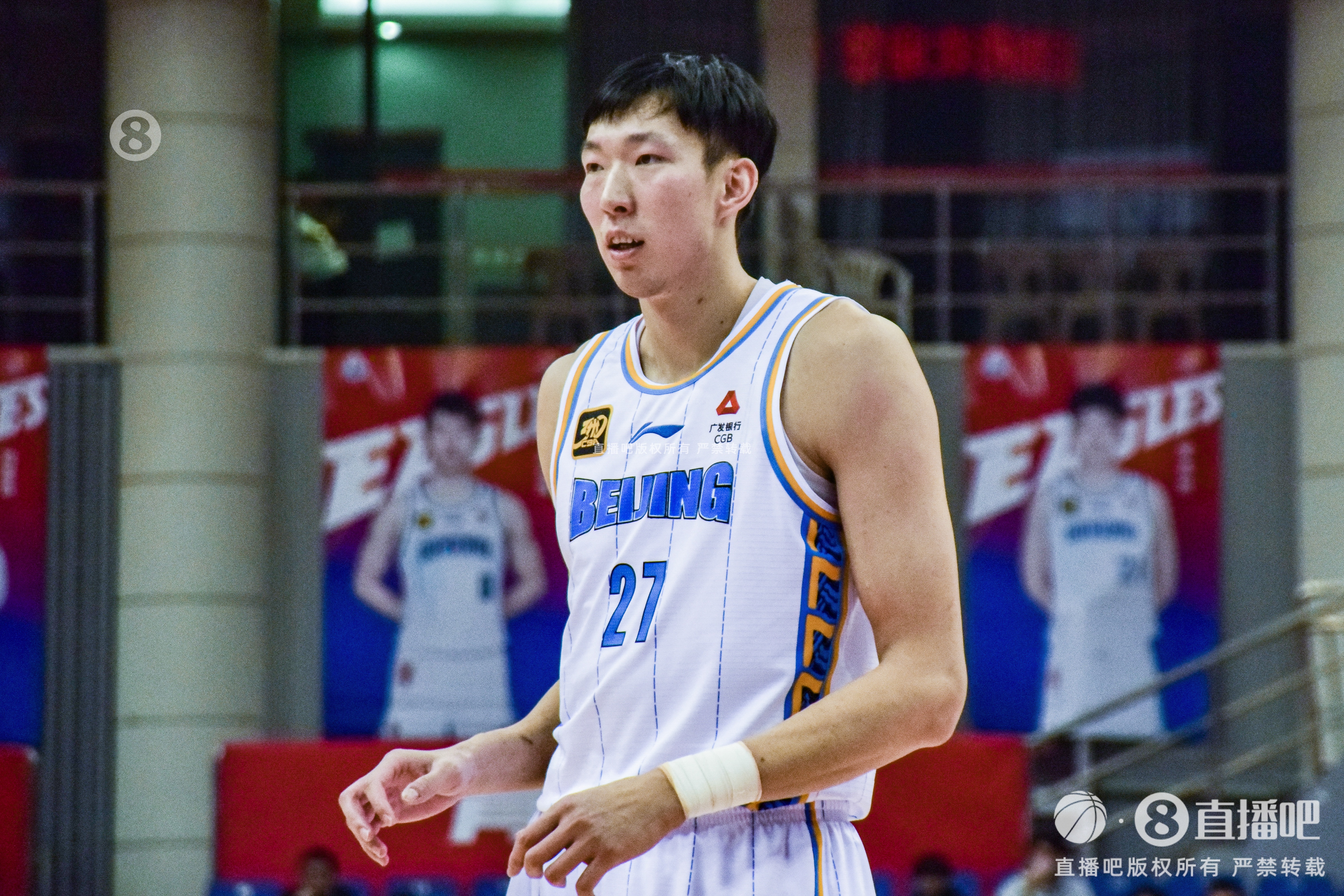 PG电子app下载-游刃有余！周琦18分钟4中4拿到11分7板2断 正负值+20